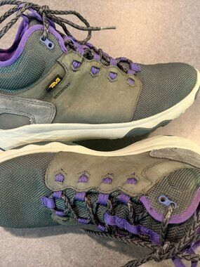 ~~Teva Boots Women's  8 Arrowood Venture Mid Waterproof Hiking Green Purple*****